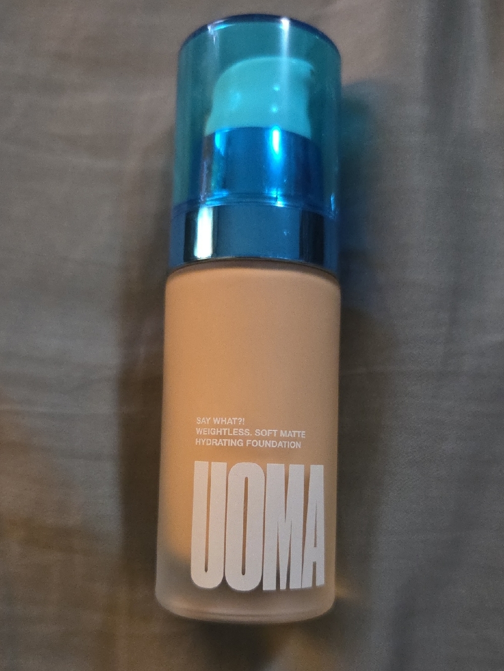 Uoma Beauty Weightless Soft Matte Hydrating Foundation - Beige with Blue Pump